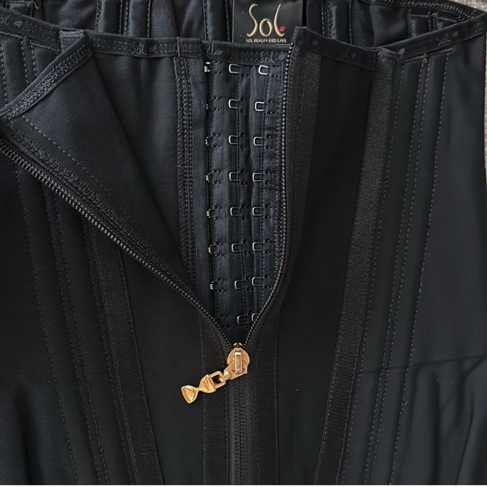 Sol beauty and care Maximum compression corset-waist trainer.